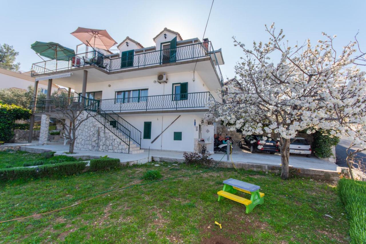Apartments By The Sea Slatine, Ciovo - 1126 Trogir Kültér fotó