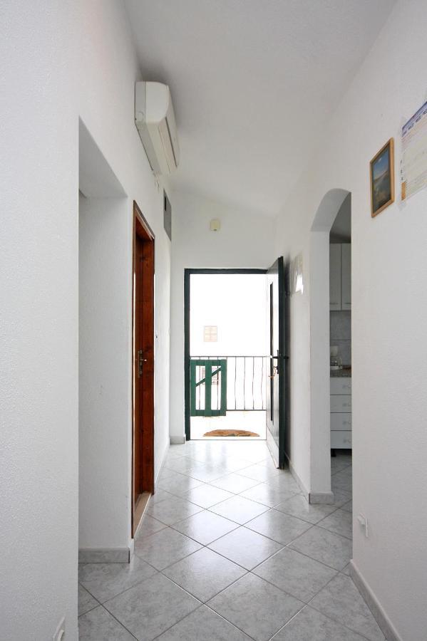 Apartments By The Sea Slatine, Ciovo - 1126 Trogir Kültér fotó