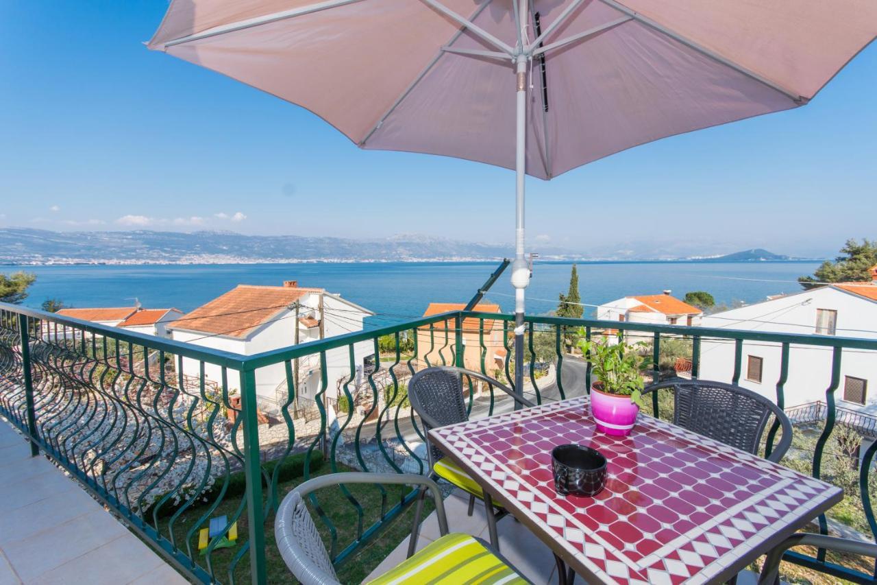 Apartments By The Sea Slatine, Ciovo - 1126 Trogir Kültér fotó